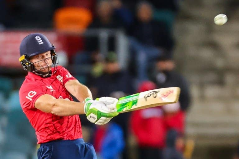 Third T20 between Australia and England abandoned due to rain