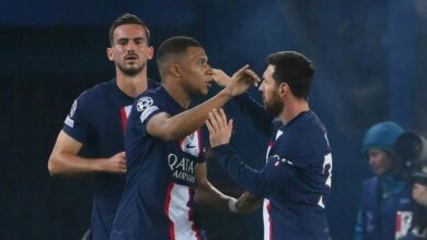 Photo of Messi, Mbappe double up as PSG hit seven to reach Champions League last 16