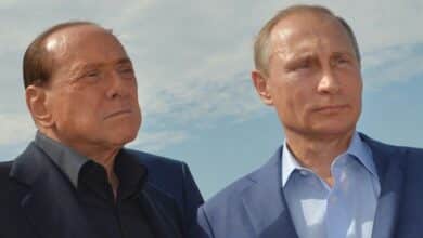 Photo of Vodka gift: Berlusconi in fresh row over Putin ties