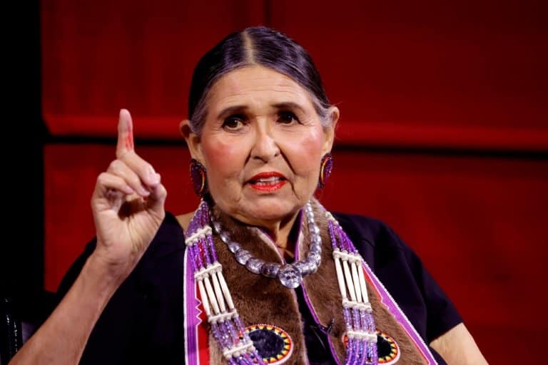 Native American actress who refused Oscar for Brando dies at 75