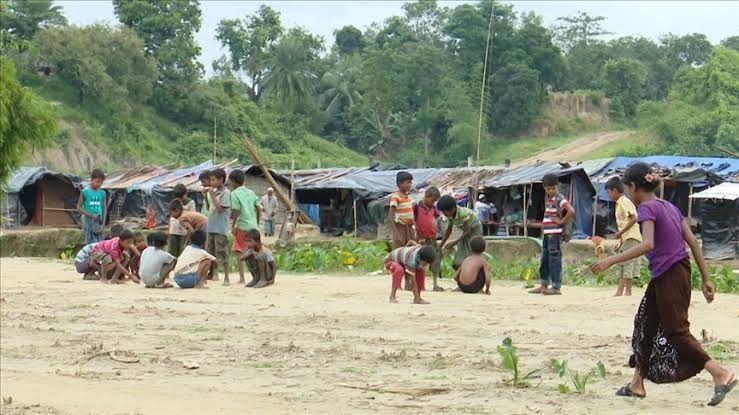 Bangladeshi youth loses leg in mine explosion near Myanmar border