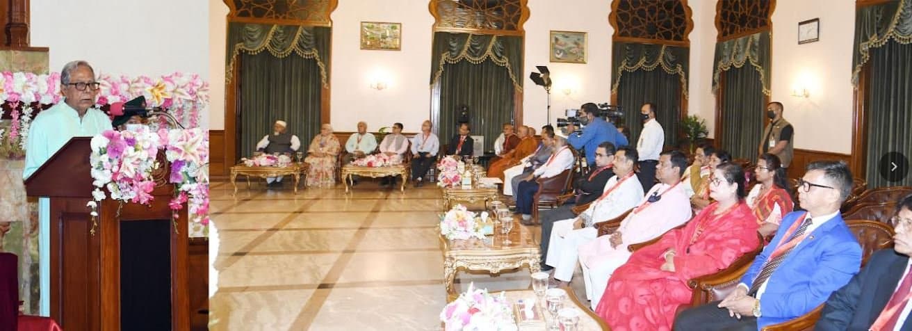 President urges Buddhist leaders to build peaceful country