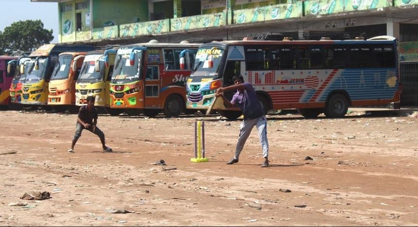 Bus, launch strike in Khulna continues