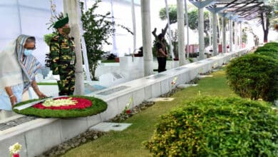 Photo of PM pays homage to Aug 15 martyrs at Banani graveyard