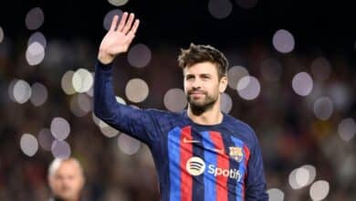 Photo of Pique insists he’ll be back at Barca in tearful speech