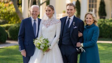 Photo of Biden granddaughter weds in White House ceremony