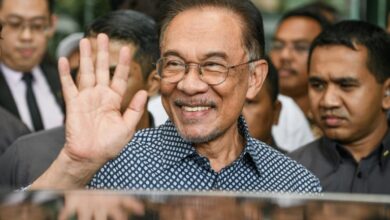 Photo of Anwar Ibrahim sworn in as Malaysia’s prime minister