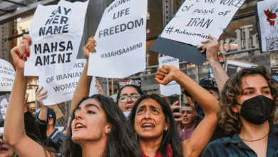 Photo of ‘I am honourable woman,’ chant protestors during revolution against Iran government