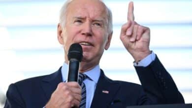 Photo of Biden tries sunny message, but Trump signals 2024 comeback