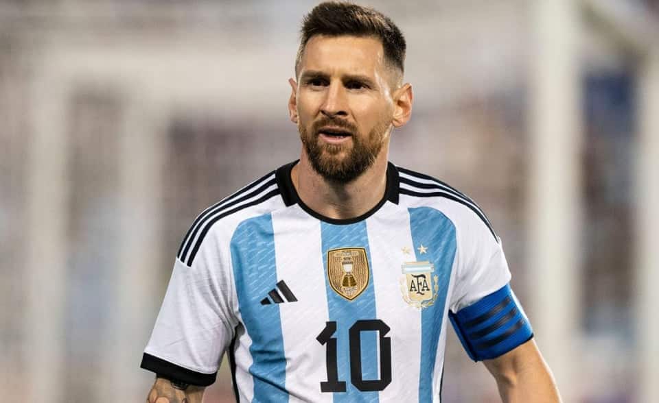 Messi on brink as Argentina look to salvage World Cup