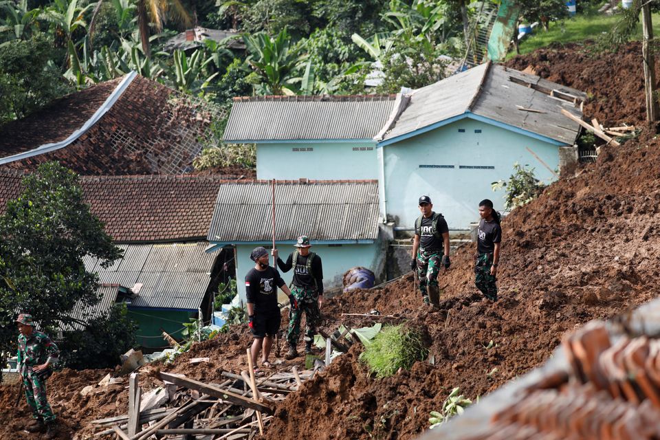 Death toll from Indonesia's earthquake rises to 252, says local govt