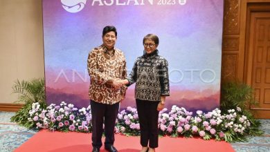 Photo of Foreign Minister urges Indonesia to play proactive role in Rohingya repatriation