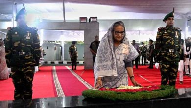 Photo of Sheikh Hasina pays homage to Bangabandhu on historic Six-Point Day